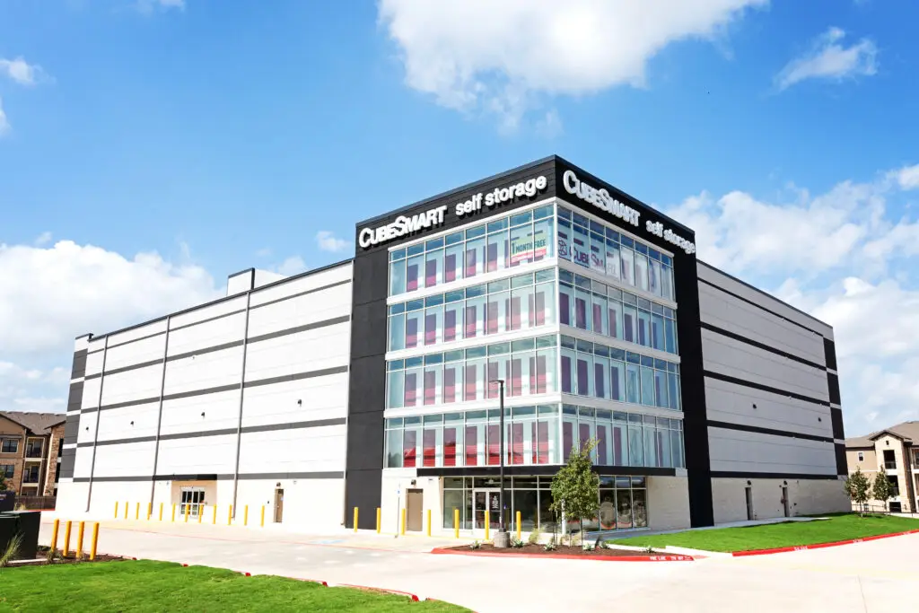 Exterior view of the CubeSmart Self Storage Austin facility, a five-story self-storage building constructed by Synergy Commercial Construction in Austin, Texas.