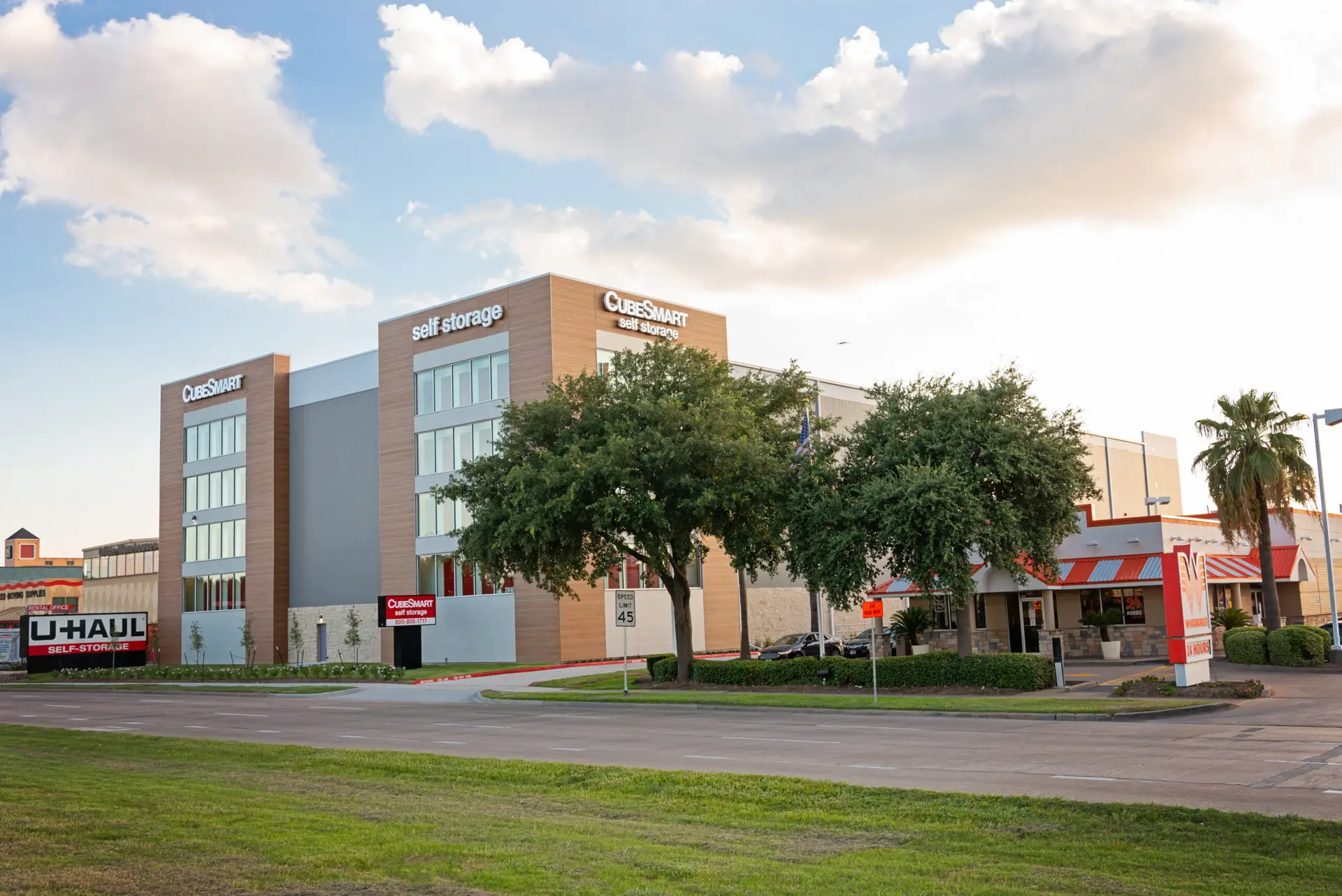 Exterior view of the CubeSmart Self Storage Houston facility, a five-story climatized self-storage building completed by Synergy Commercial Construction in Houston, Texas.